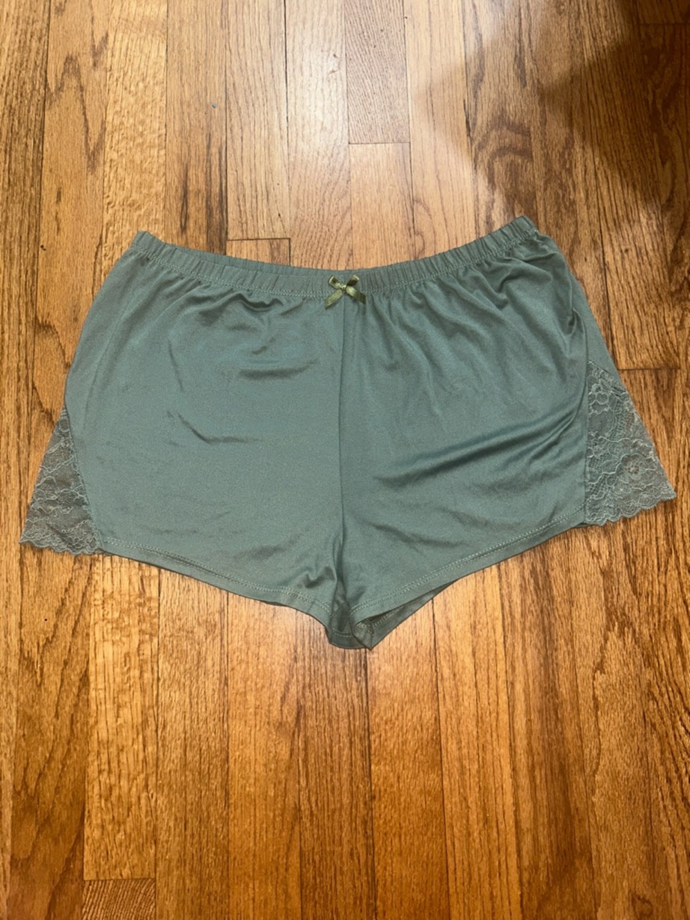 Flora Soft Lace-Trim Sleep Shorts - Sage Large